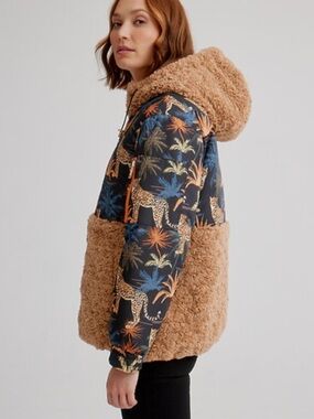 Nikki Jones Cheetah King Sherpa Coat Women’s XL